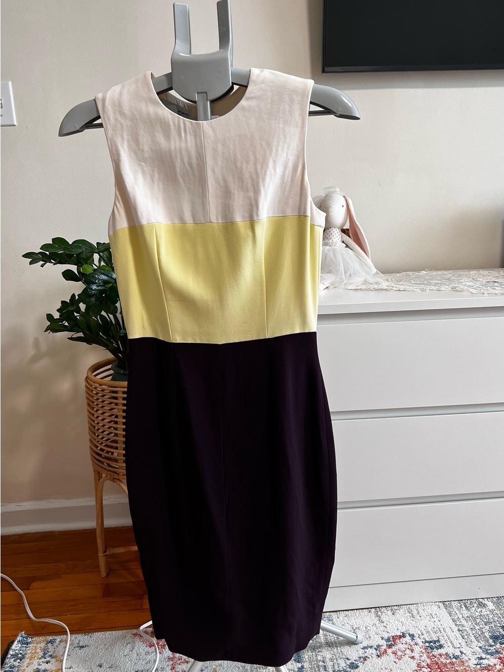 Narciso Rodriguez Sleeveless Colorblock Midi Dress in Cream, Yellow & Black